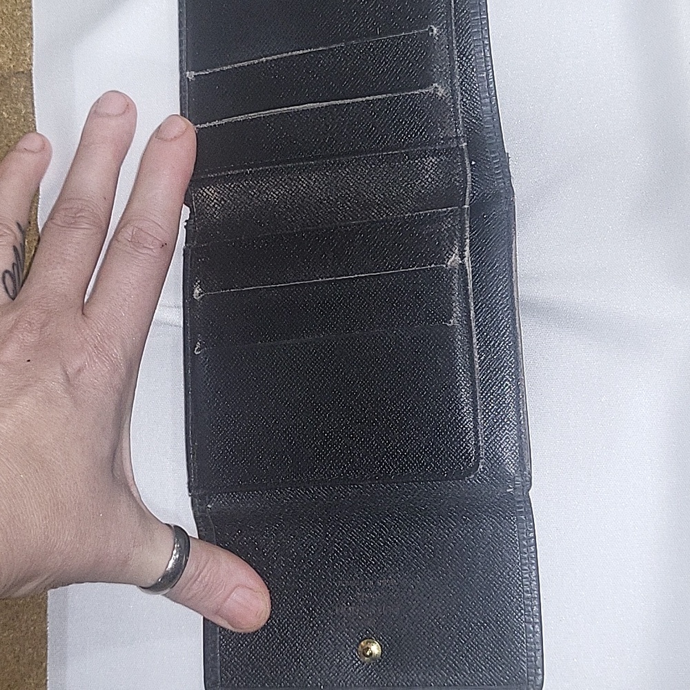 Louis Vuitton Epi Wallet  Tri Fold  (Black) - Picture 6 of 14